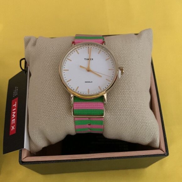 Timex Water Resistant Watch - Picture 2 of 7